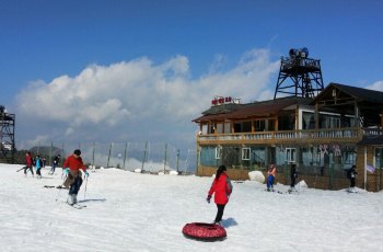 玉舍国家森林公园滑雪场