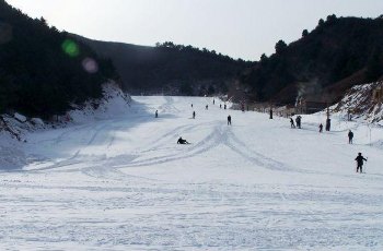 元宝山滑雪场