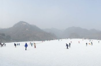 南召猿人山滑雪场