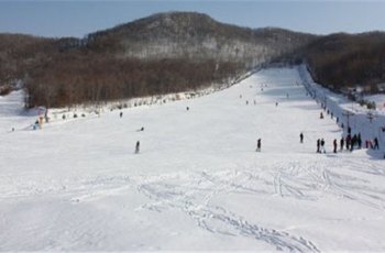 铭山绿洲滑雪场