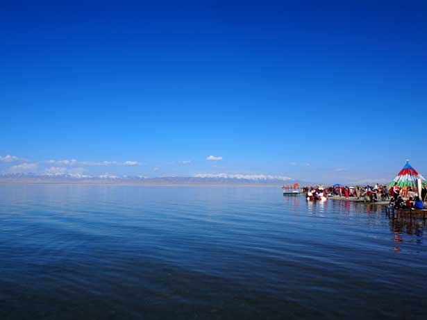 青海湖黑马河是不是住宿的地方最多？还有哪个区域相对住宿好些？