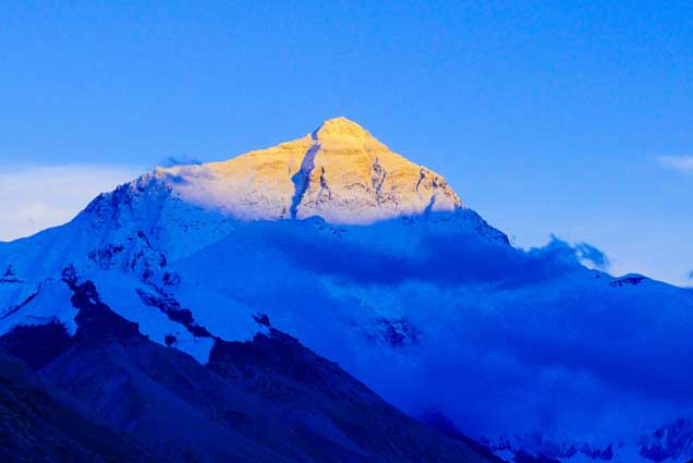 日喀则和珠穆朗玛峰哪个月份最美？一起玩的话，一共需要几天呢？